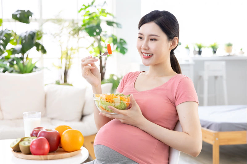 Bà bầu 3 tháng đầu nên ăn gì và không nên ăn gì?