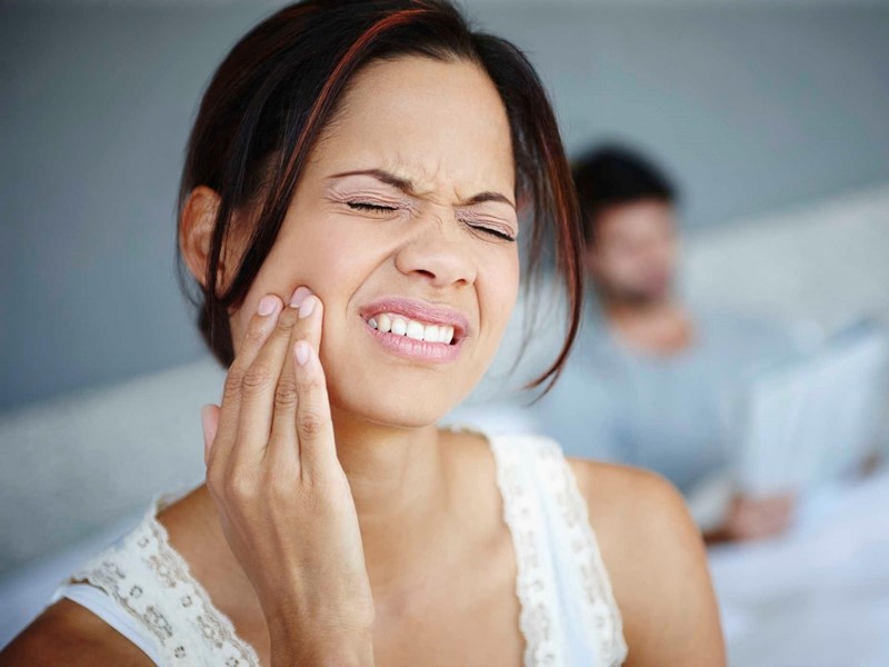 Cách giảm đau răng khôn hiệu quả tại nhà: 8 phương pháp đơn giản giúp giảm khó chịu tạm thời